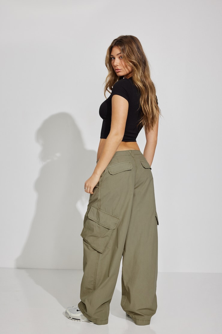 Low Rise Baggy Poplin Cargo Pants Green - Image 3
