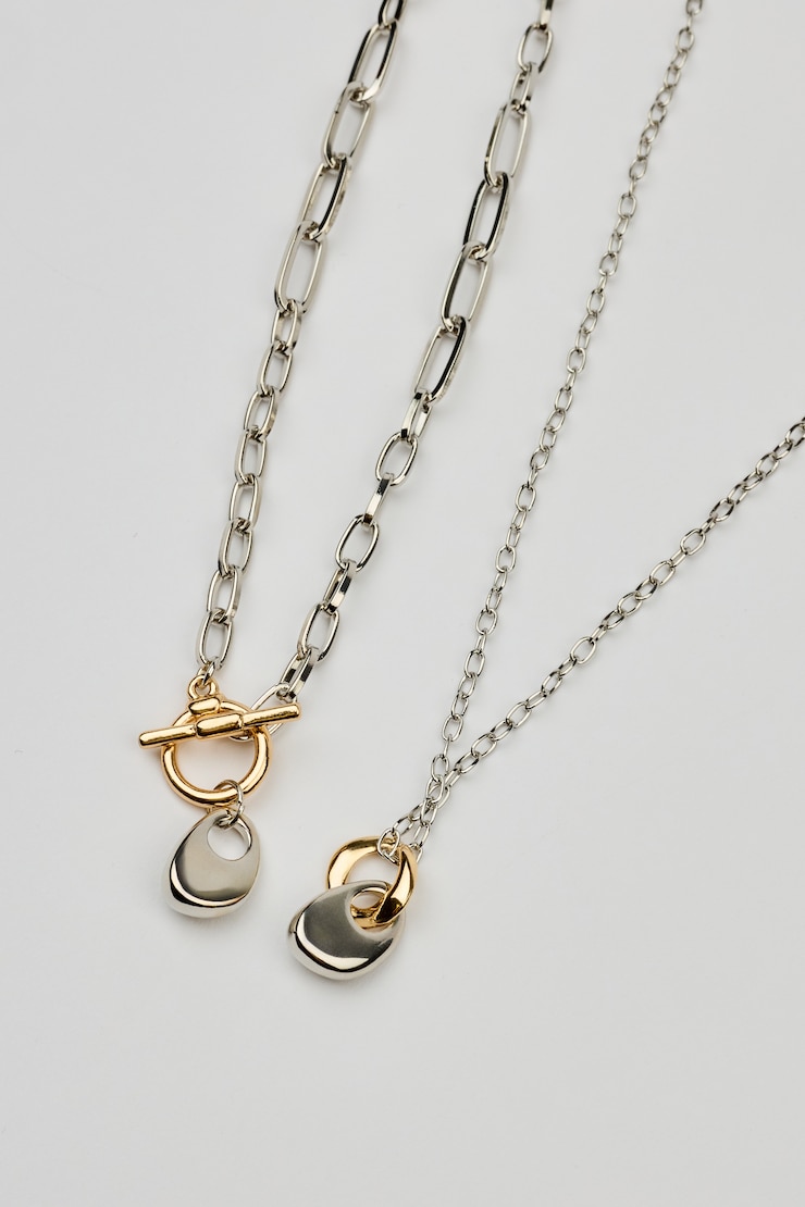 Set of 2 Mini Hammered Oval Necklaces Pink - Image 3